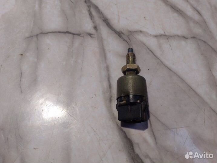 Датчик педали тормоза (лягушка) Kia Sportage FE