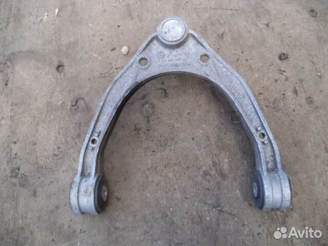 Рычаг передний правый верхний Volkswagen Touareg 1