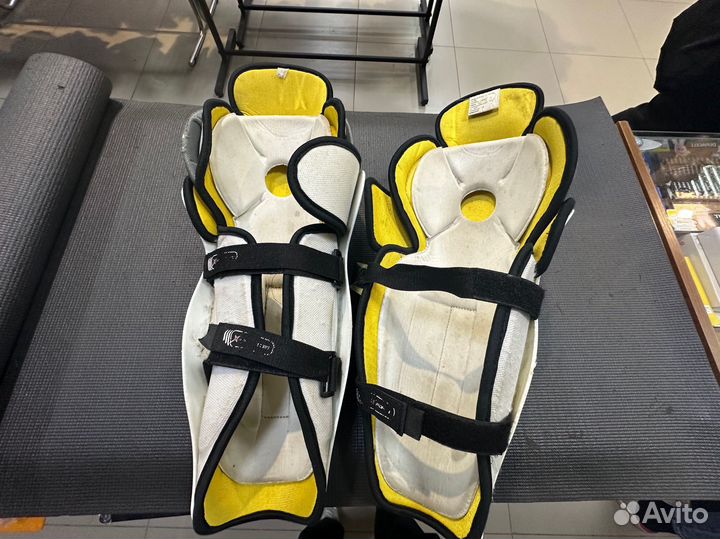 Защита колена хоккейная Larsen xforse 14