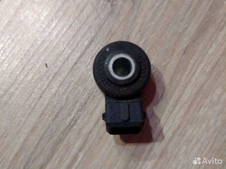 Датчик температуры охлаждающей жидкости