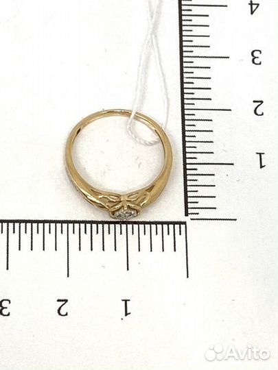 Золотое кольцо с камнем 15,5р