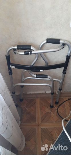 Ходунки для взрослых шагающие