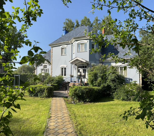 Дом 470 м² на участке 12 сот.