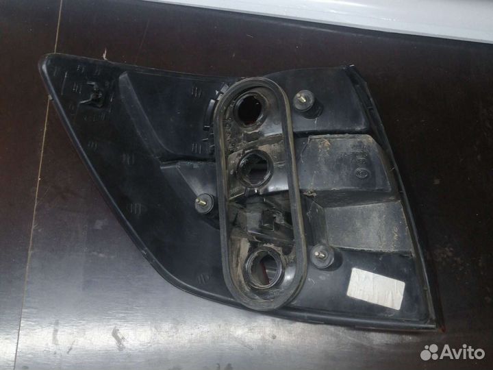 Продам фонарь задний Лада Гранта