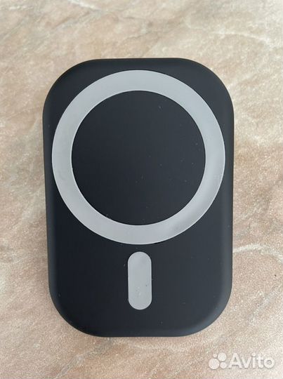 Зарядное устройство на iPhone беспроводное