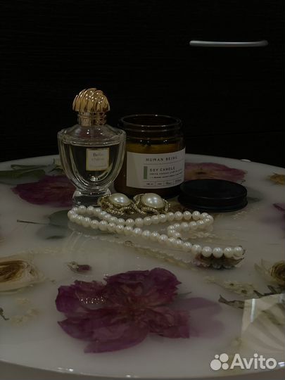 Столик из эпоксидноц смолы с живыми цветами