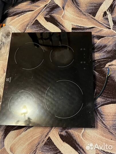 Электрическая варочная поверхность Electrolux EHV