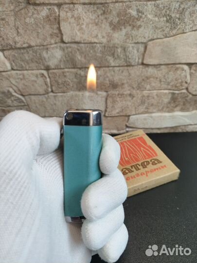 Советская зажигалка Ватра