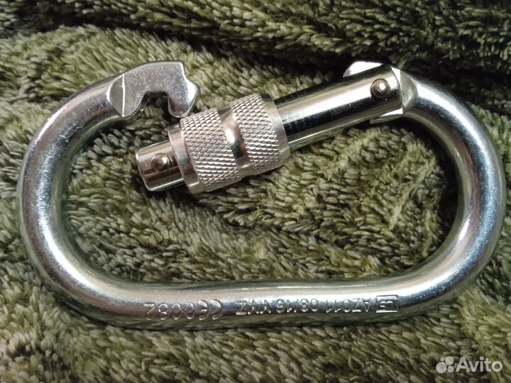 Карабин овальный с муфтой