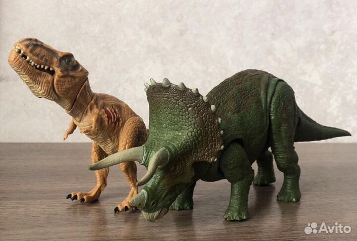 Динозавры игрушки Hasbro