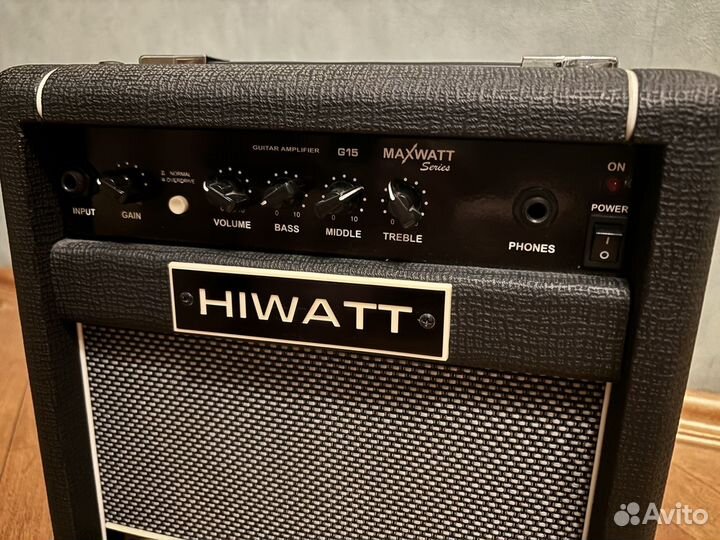 Гитарный комбоусилитель Hiwatt g15,Комбик