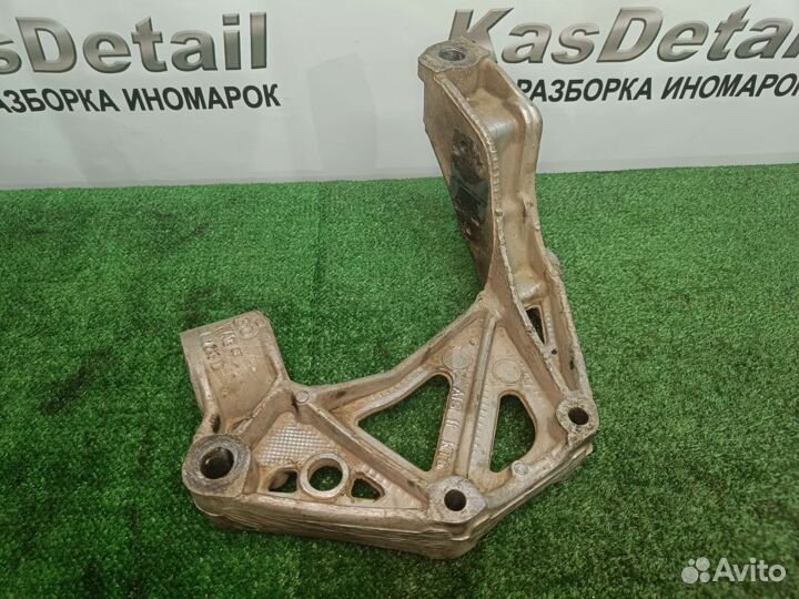 Кронштейн переднего левого рычага Skoda Fabia 1