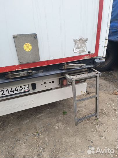 Полуприцеп тентованный Krone SD, 2013