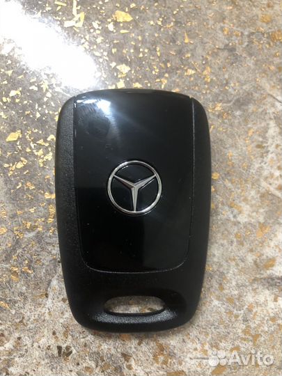 Ключ от мерседес бенс Е класс 2019 год