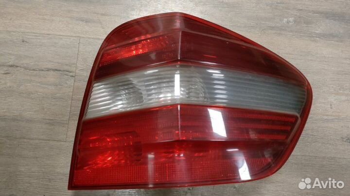 Фонарь задний правый Mercedes Ml 350 4Matic 164