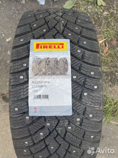 Pirelli Ice Zero 2 225/40 R18 92H