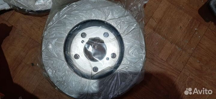 Диск тормозной передний Toyota Land Cruiser J90