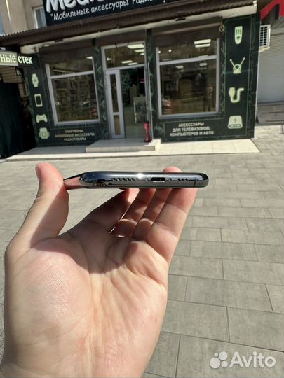 iPhone 11 Pro, 64 ГБ
