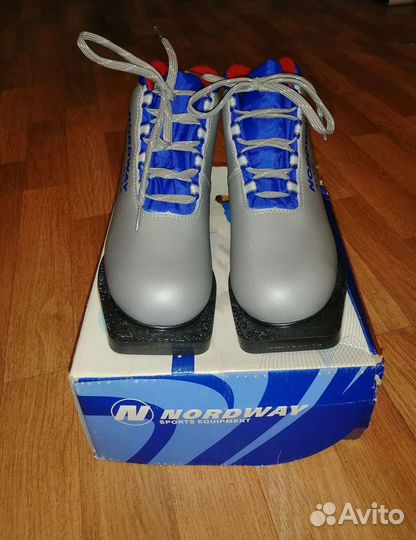 Лыжные ботинки