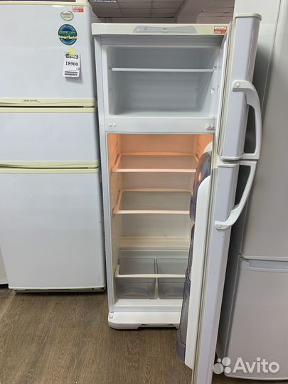 Холодильник Бирюса хорошее состояние гарантия год