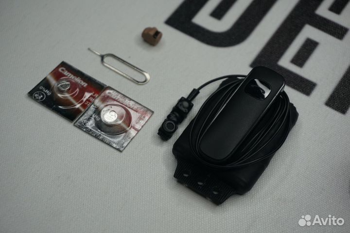 Блютуз Plantronics и микронаушник 4 мм