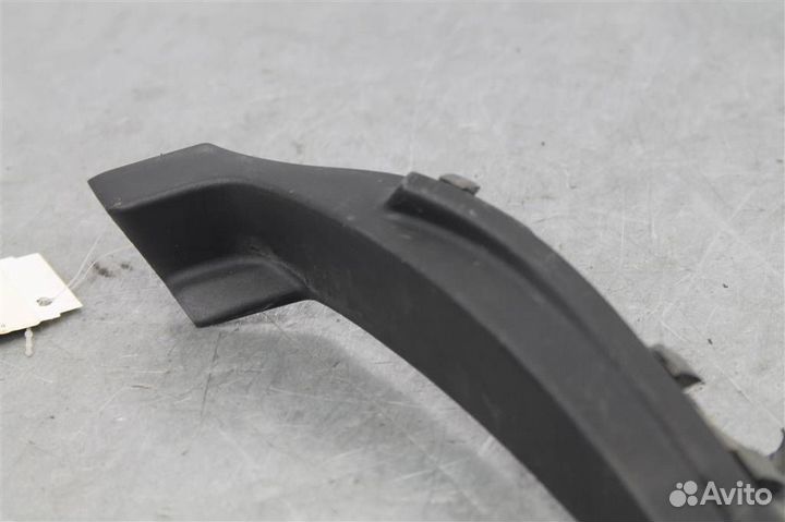 Водосток лобового стекла(под жабо) Nissan Sentra