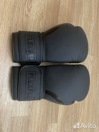 Боксерские перчатки