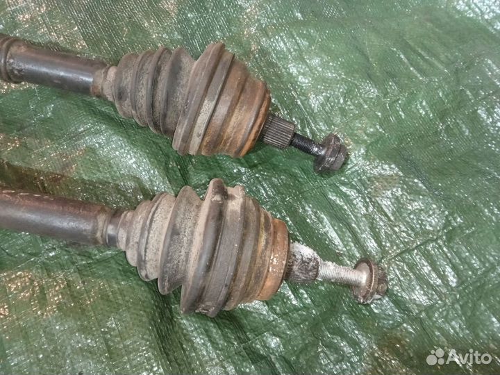 Привод полуось Audi 80