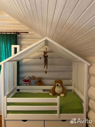 Детская кровать с классической крышей домик 180 80