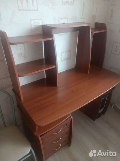 Компьютерный стол