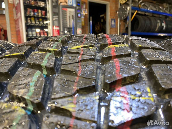 Bridgestone Blizzak LM-25 4x4 255/55 R18 109V