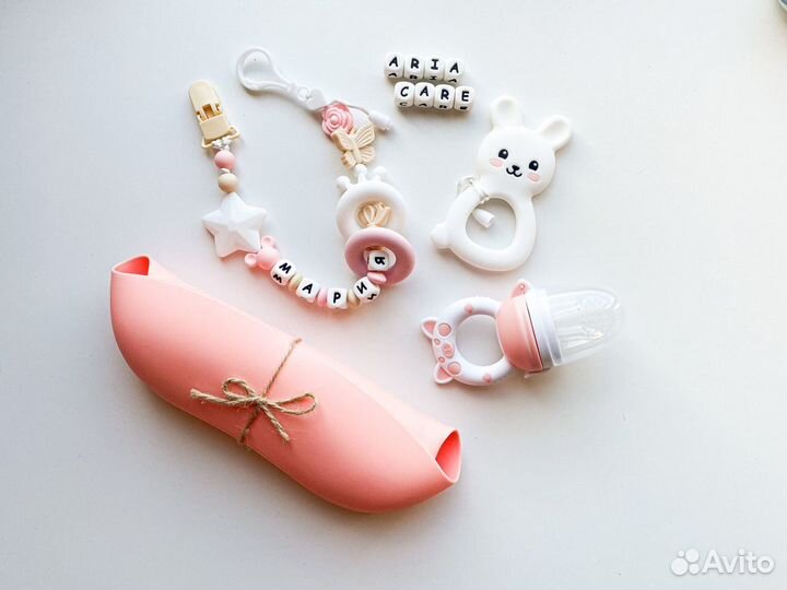 Именной держатель для соски и грызунок