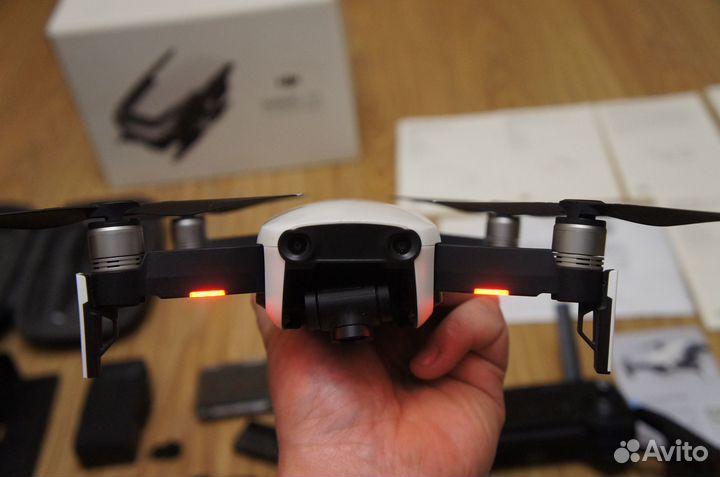 Квадрокоптер DJI Mavic Air Fly More Combo