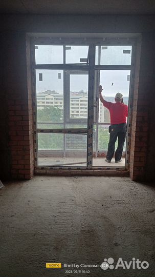 Оконный блок с дверью