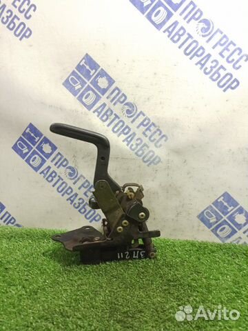 Замок спинки сиденья задний правый Toyota Avensis