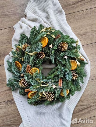 Новогодний венок из натурального нобилиса