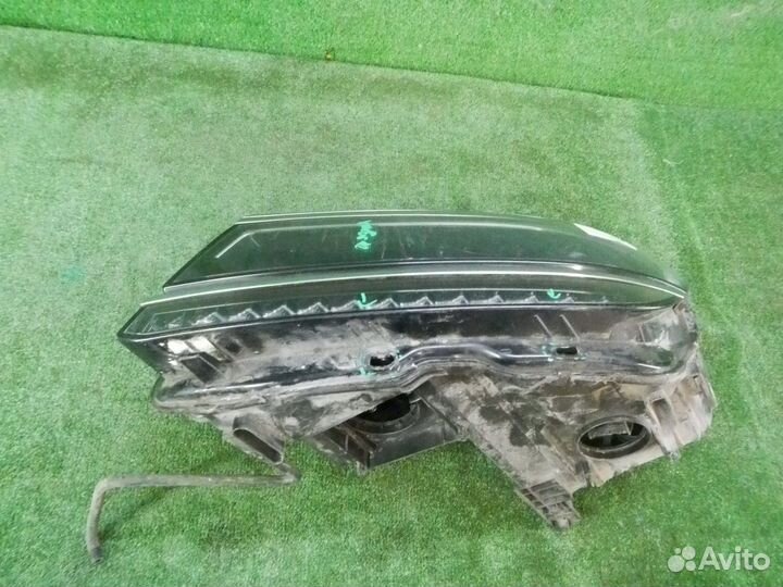 Фара левая Volkswagen Tiguan