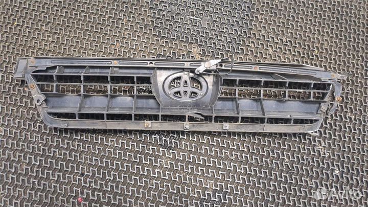 Решетка радиатора Toyota Sienna 3, 2013