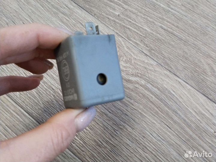 Реле Peugeot Citroen 1400999880