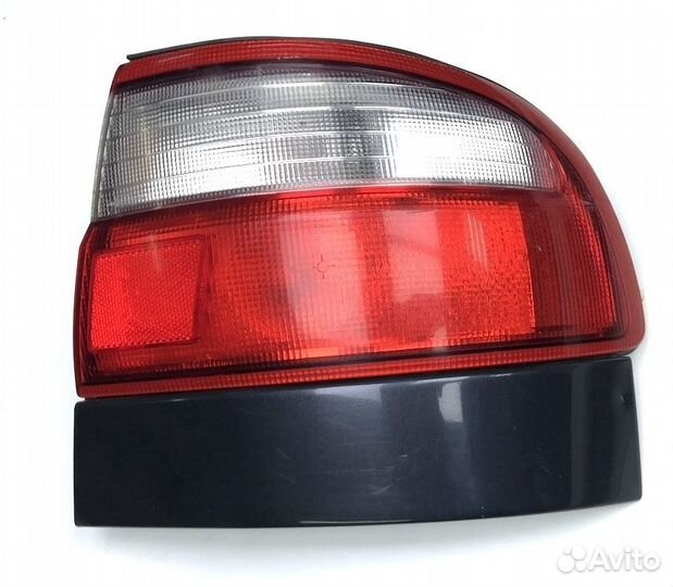 Фонарь задний правый Прав. Тойота Карина 1995г 2л