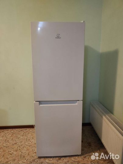 Холодильник Indesit