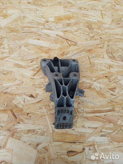 Кронштейн двигателя левый Bmw X5 F15 N20B20 2017