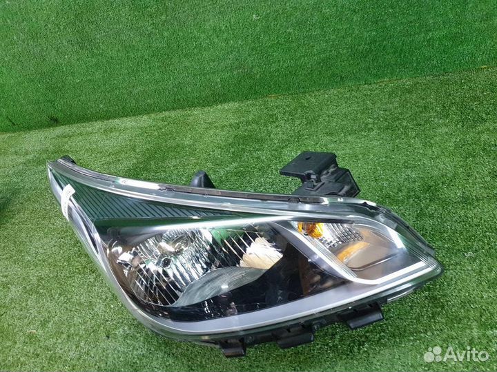 Фара правая Kia Rio