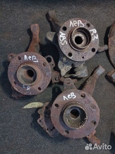 Поворотный кулак правый левый Volkswagen Passat B3