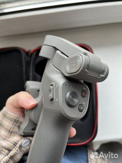 Трехосевой стабилизатор DJI Osmo Mobile 3