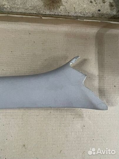 Обшивка стойки передняя правая Mercedes-Benz
