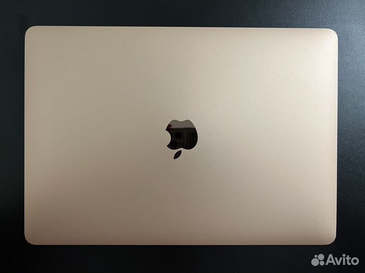 Продается MacBook Air 13,3'' (2018)