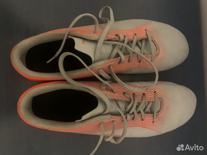 Футбольные бутсы puma