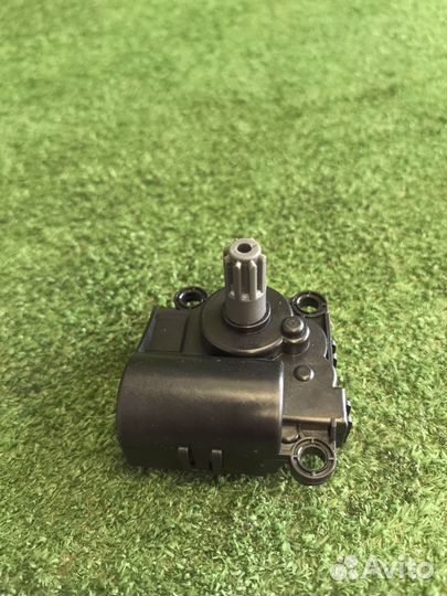 Моторчик заслонки печки Hyundai Santa Fe TM D4HE