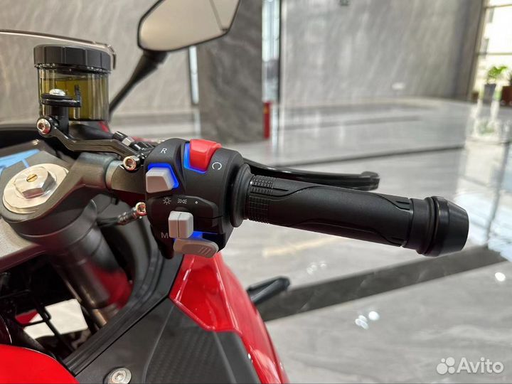 Электромотоцикл yamaha R3